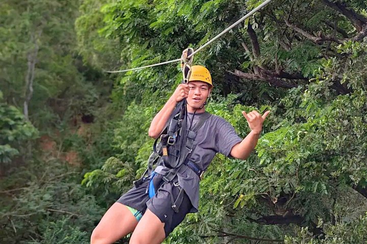 6 Zipline Adventure, Optional Waikiki Shuttle for the 10 a.m. Tour, photo 8 of 10