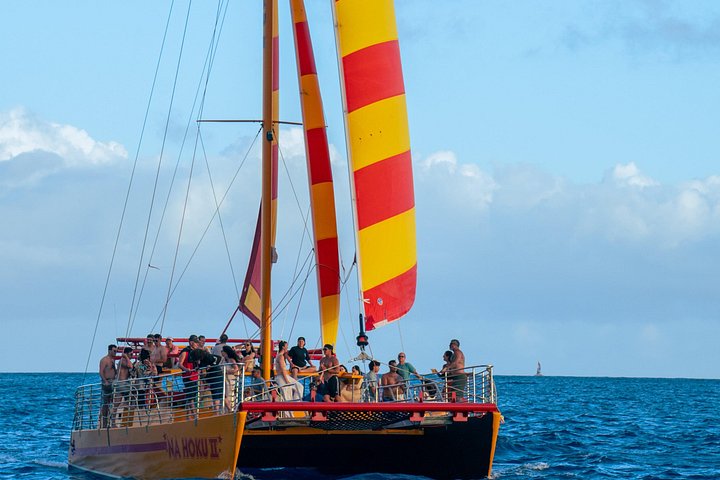 Honolulu Sunset Sail from Kewalo Harbor Including Drinks, photo 9 of 10