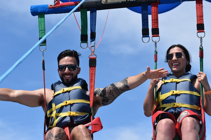 Waikiki Parasailing in Hawaii from Oahu, photo 7 of 10