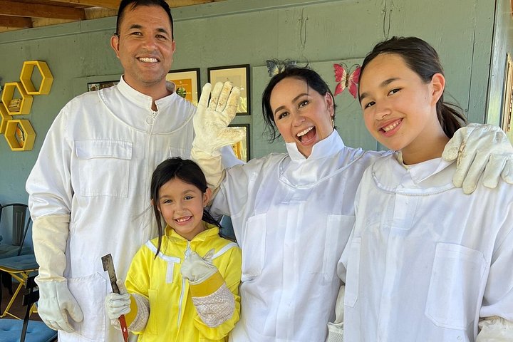 Bee Farm Ecotour and Honey Tasting in Waialua, North Shore Oahu, photo 3 of 10