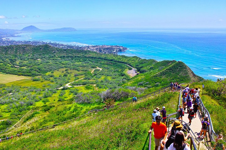 Diamond Head Hike Shuttle with Reservation Tickets Included, photo 4 of 6