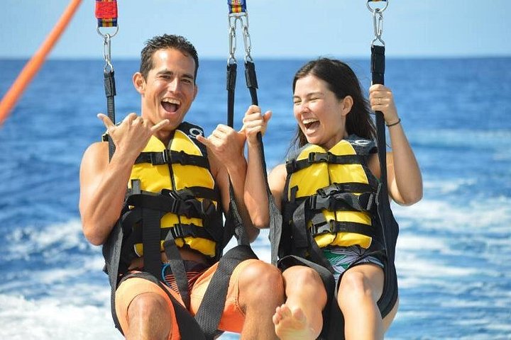 Maunalua Bay Higher Flyer Parasailing Adventure, photo 5 of 7