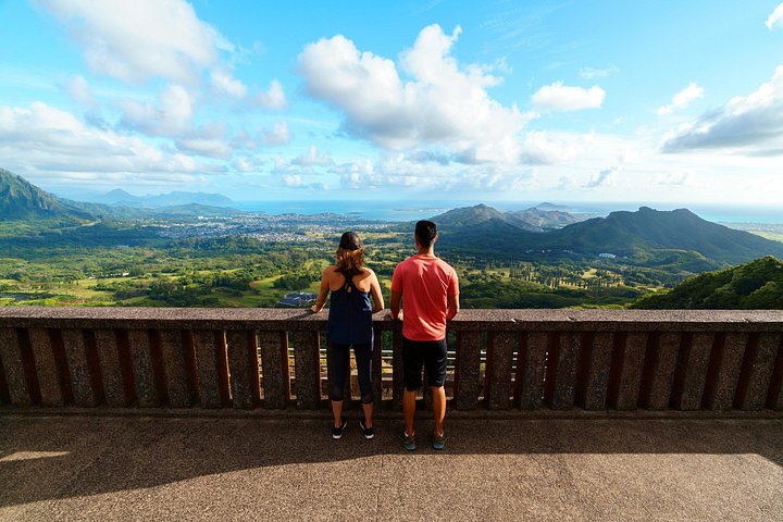 Oahu Majestic Circle Island Tour with Waimea Falls and Byodo-In, photo 3 of 10