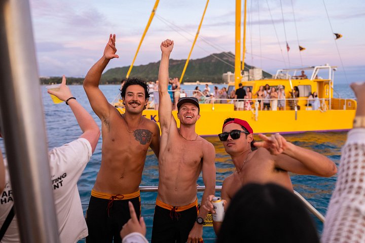 Waikiki Beach Sunset Sail on Ke Kai Catamaran, photo 8 of 10