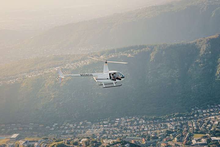 30 Minutes Private Helicopter Tour in Honolulu, photo 7 of 7